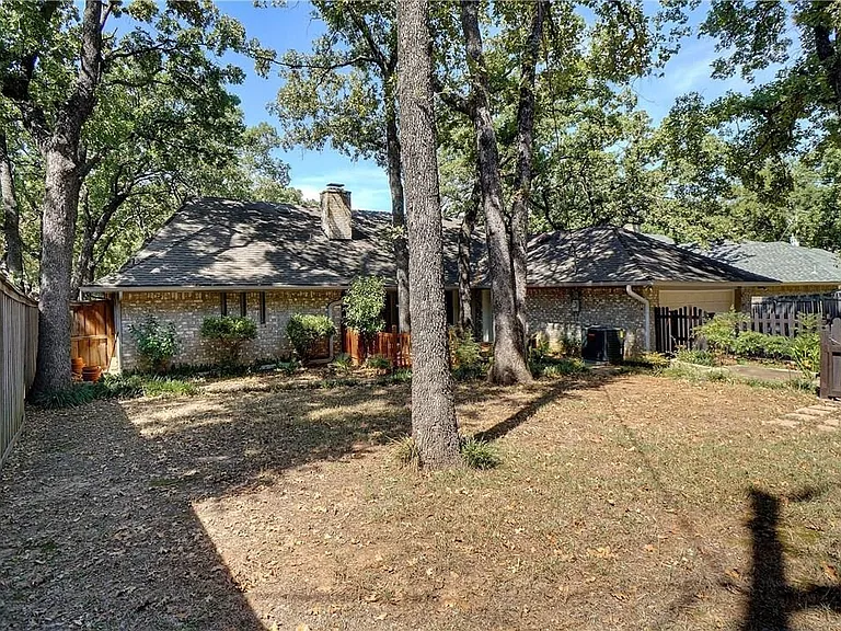 5705 Royal Club Dr — Photo 24