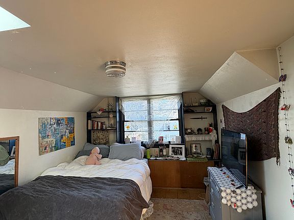 4th image of 2101 Columbine Ave