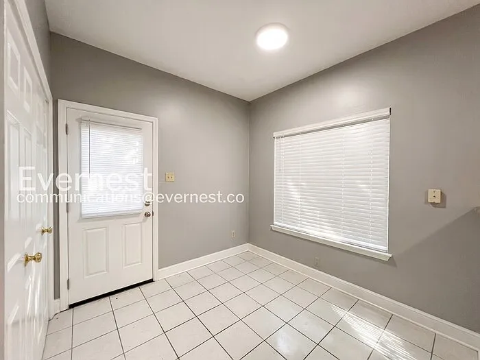 7900 Hunters Xing — Photo 20