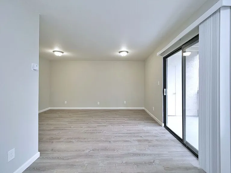 920 Fletcher Ln #105 — Photo 7