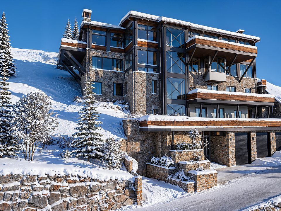 1st image of 10 Stonegate Dr