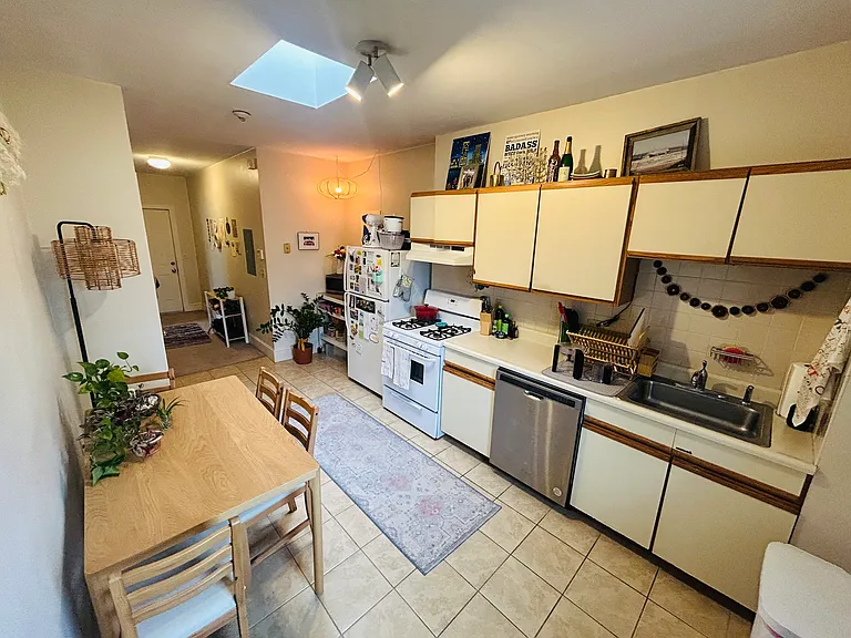 377 Angell St #5 — Photo 11