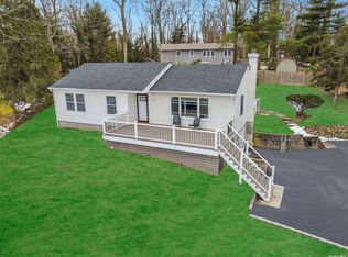 220 Lower Sheep Pasture Rd, East Setauket, NY 11733