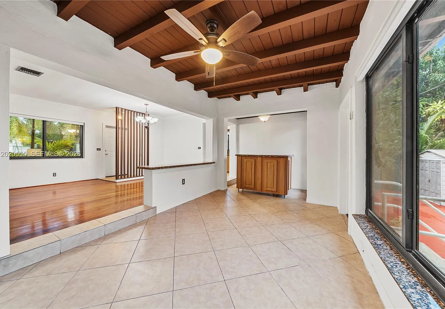3 bed, 2.0 bath, 1302 sqft, $3,500 — Photo 4