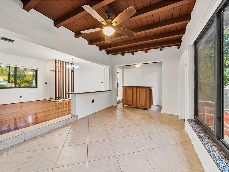 8311 SW 34th Ter — Photo 4