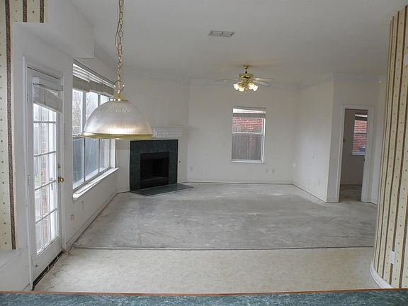 3rd image of 2501 Bison Ct