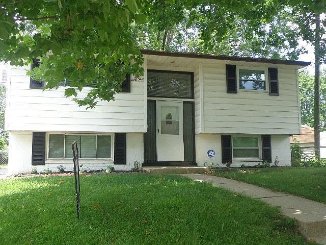 2nd image of 863 Maurine Dr