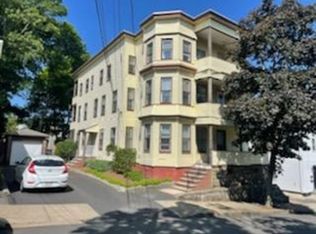 22 Oneida St, Lynn, MA 01902