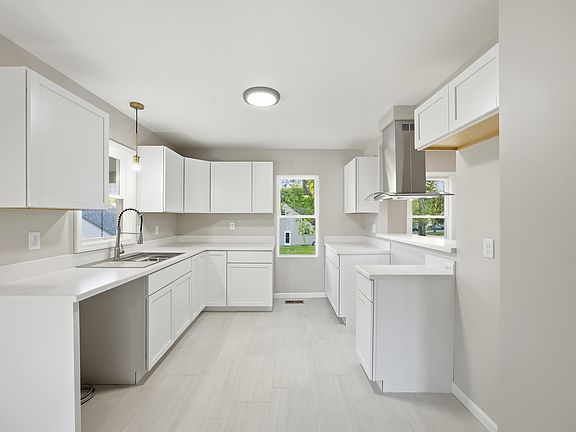 5th image of 2812 20th St