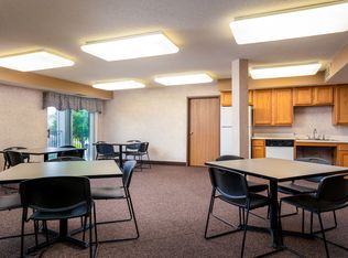 2205 Shenandoah Ln N APT 221, Minneapolis, MN 55447