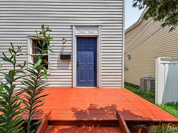 2nd image of 1318 Graham St