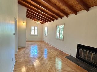 4937 1/2 Topeka Dr, Tarzana, CA 91356