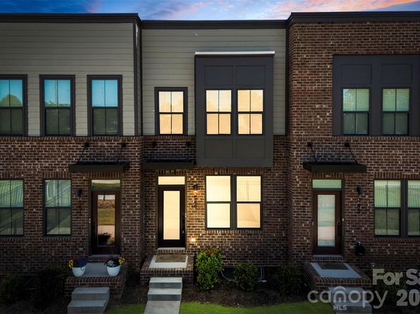 1049 Simcoe Ln, Charlotte, NC 28217