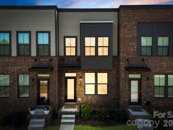 1049 Simcoe Ln, Charlotte, NC 28217