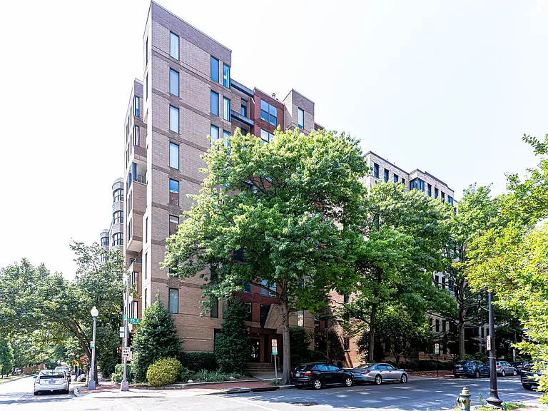 2501 K St NW #1B — Photo 47