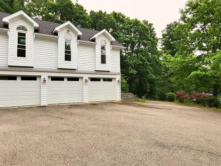 19 Friendship Ln — Photo 15