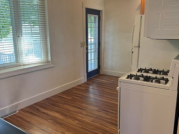 5th image of 2223 W Lombard St