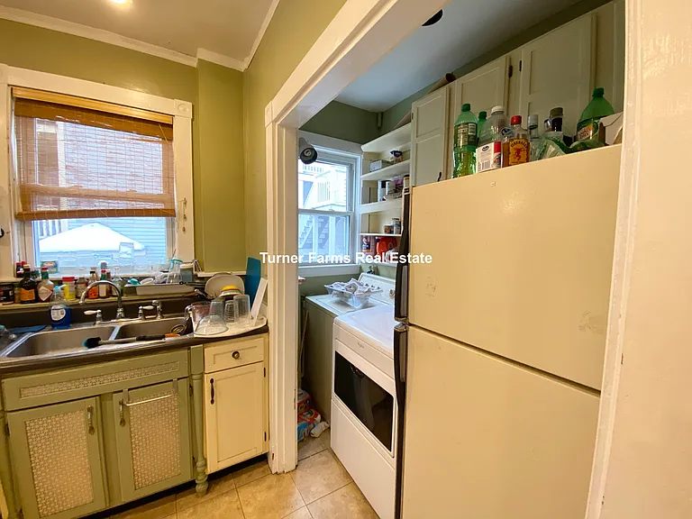 12 Oswald St #2A — Photo 5