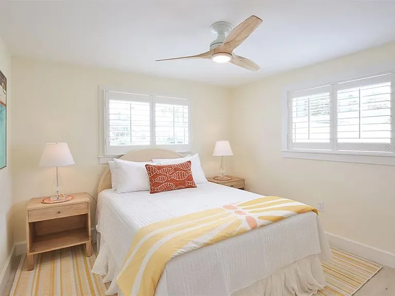 605 Concord Ln — Photo 23