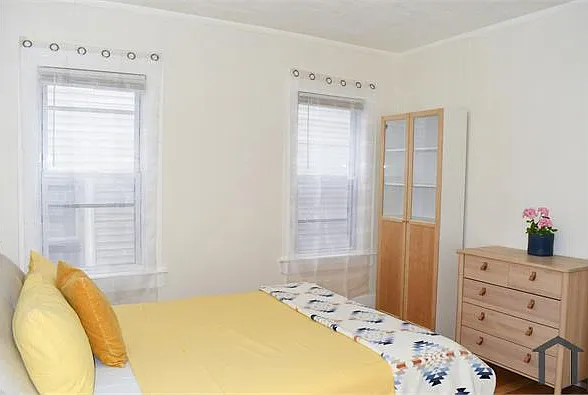 380 Ferry St — Photo 10