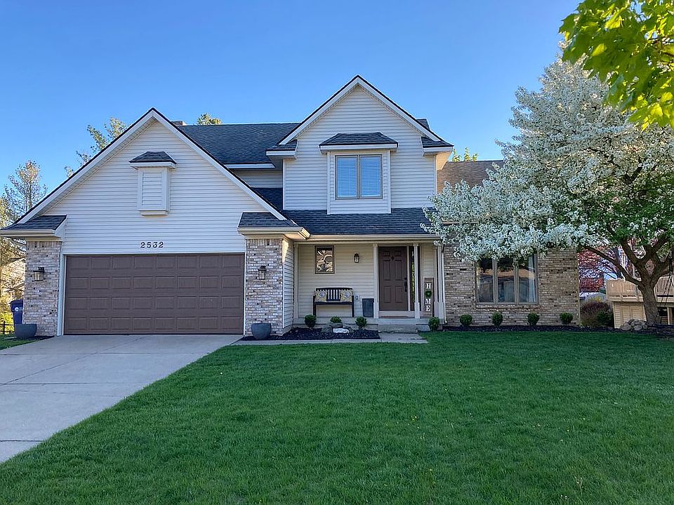 2nd image of 2532 Westwinde St NW