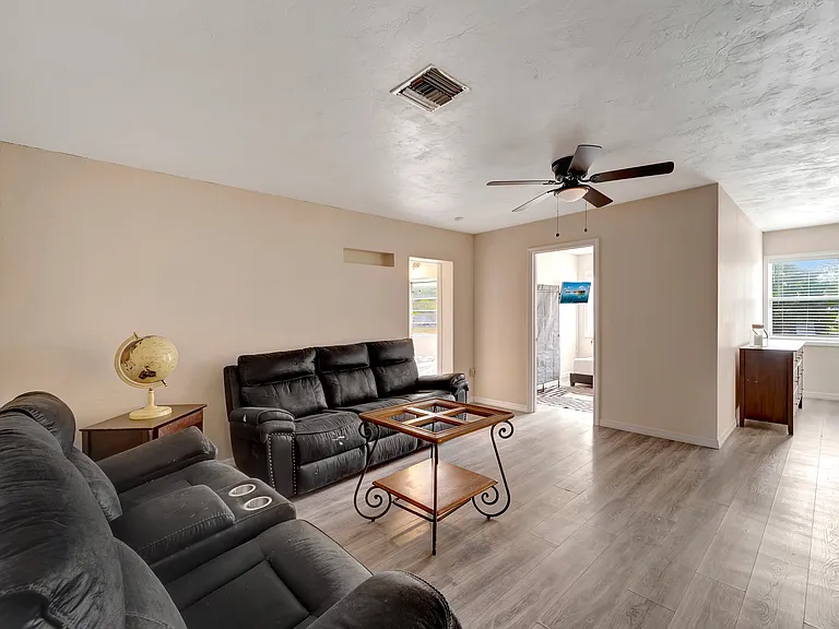 22001 Felton Ave #1 — Photo 13