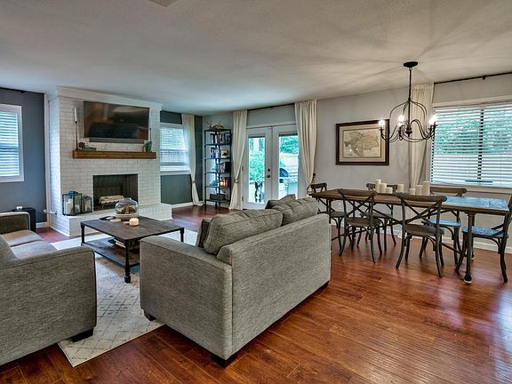 4th image of 611 Caribbean Way