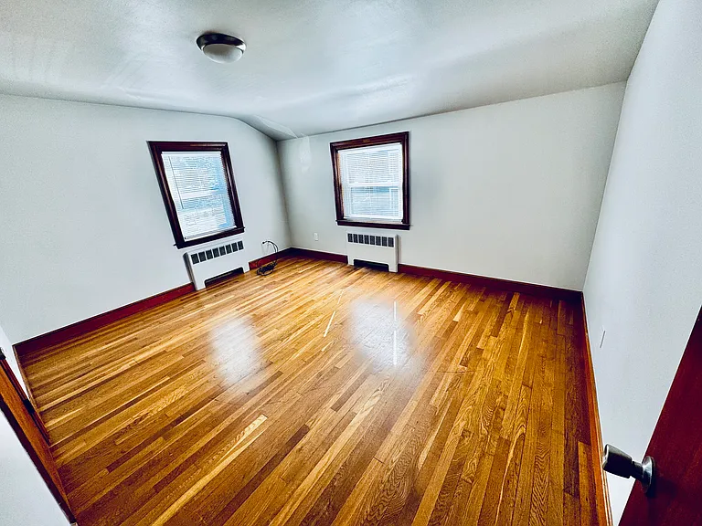 10 Thompson St #2 — Photo 11