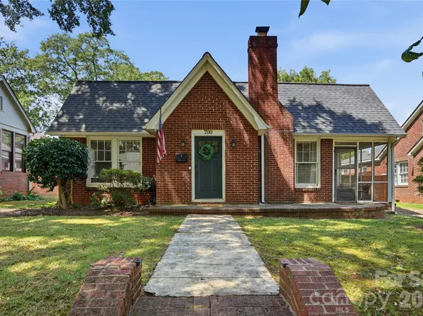 700 Woodruff Pl, Charlotte, NC 28208