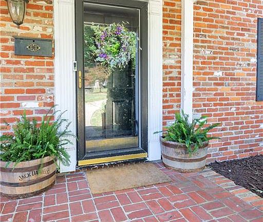 3rd image of 117 Dogwood Dr