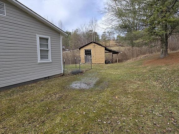 4th image of 54 Arielle Dr