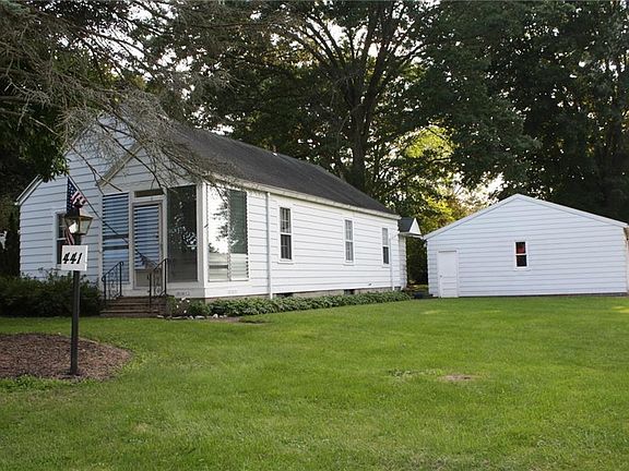 2nd image of 441 Jefferson Ave