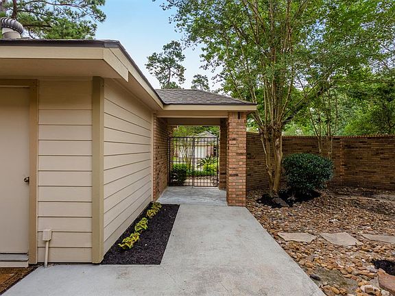 4th image of 4302 Pinewood Park Dr