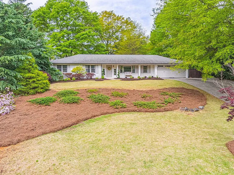 250 Wavetree Dr — Photo 2