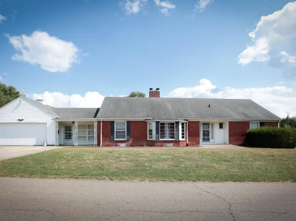108 S Locust St, Mc Arthur, OH 45651