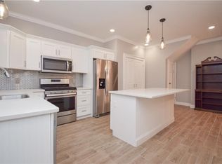 4 Bedlow Ave #A, Newport, RI 02840