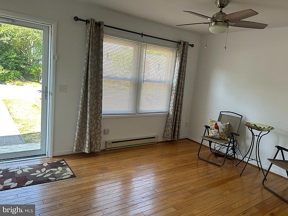 2nd image of 216 Cameron St