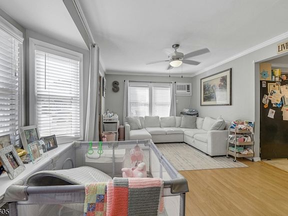 3rd image of 20 Harding Ave