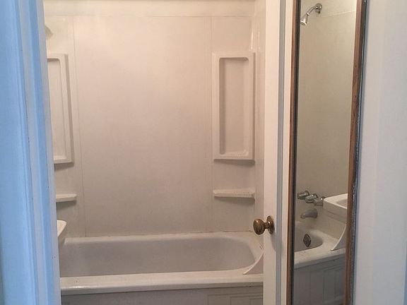 3rd image of 1230/1232 Vandenberg Ave