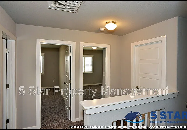 945 Penrith St — Photo 26