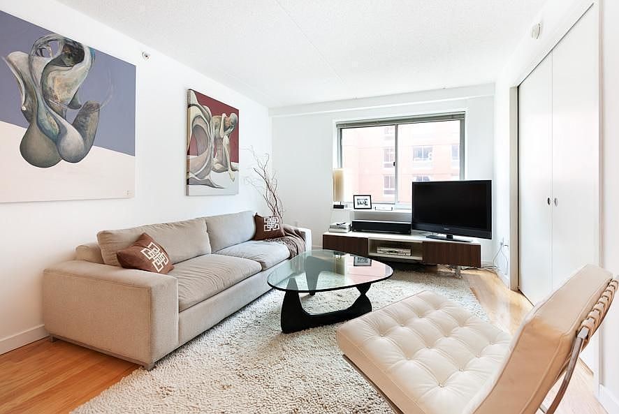 1st image of 555 W 23rd St APT S3a