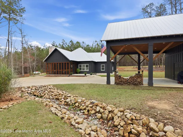 284 Harbor View Blvd, Dadeville, AL 36853
