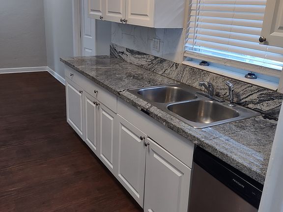 5th image of 2143 Desoto Way S