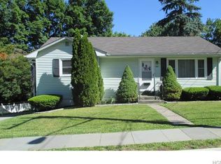 8 Orchard St, Warwick, NY 10990
