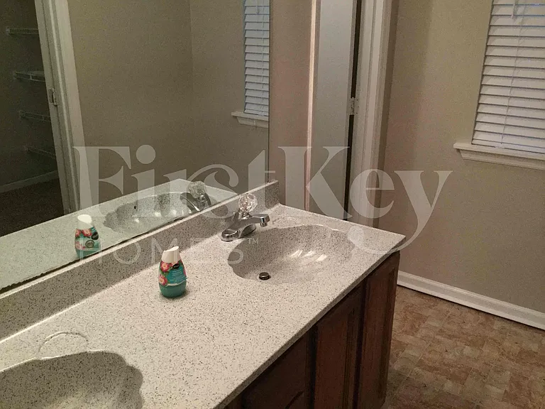 535 Sherwood Oaks Rd — Photo 12