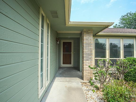 2nd image of 10080 W Whirlaway Dr