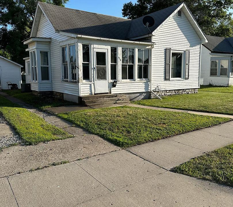 1st image of 510 E Finley Ave
