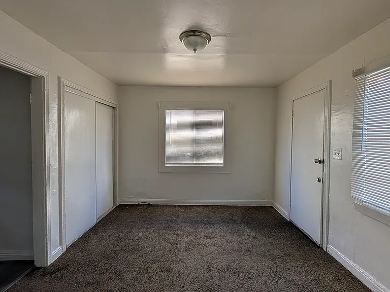 861 W Manchester Ave #5 — Photo 3