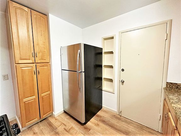 5th image of 950 Magnolia Ave Unit 3