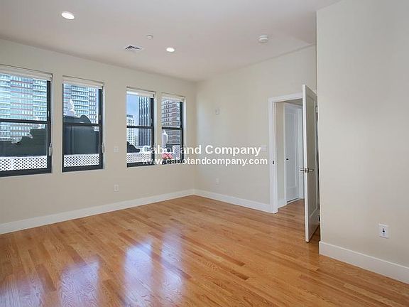 2nd image of 601 Boylston St Penthouse 1